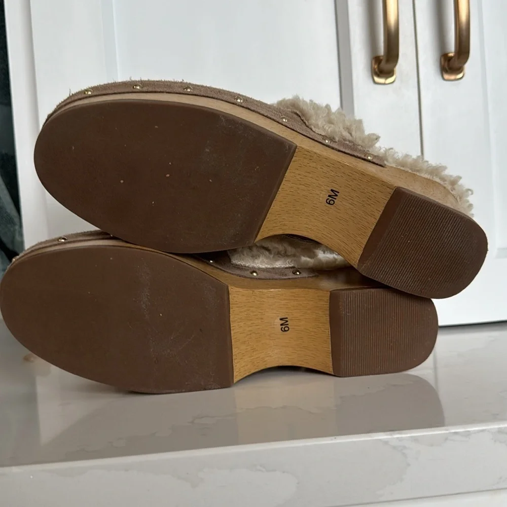 Crown Vintage mules in size 6. - Picture 5 of 7